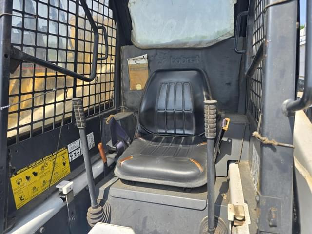 Image of Bobcat 843 equipment image 3