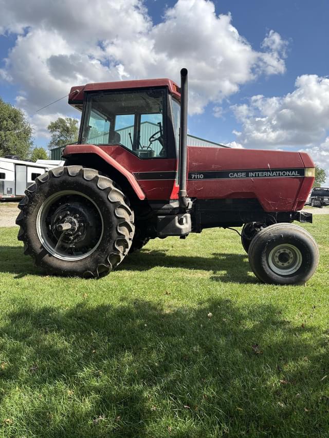 Image of Case IH 7110 equipment image 4