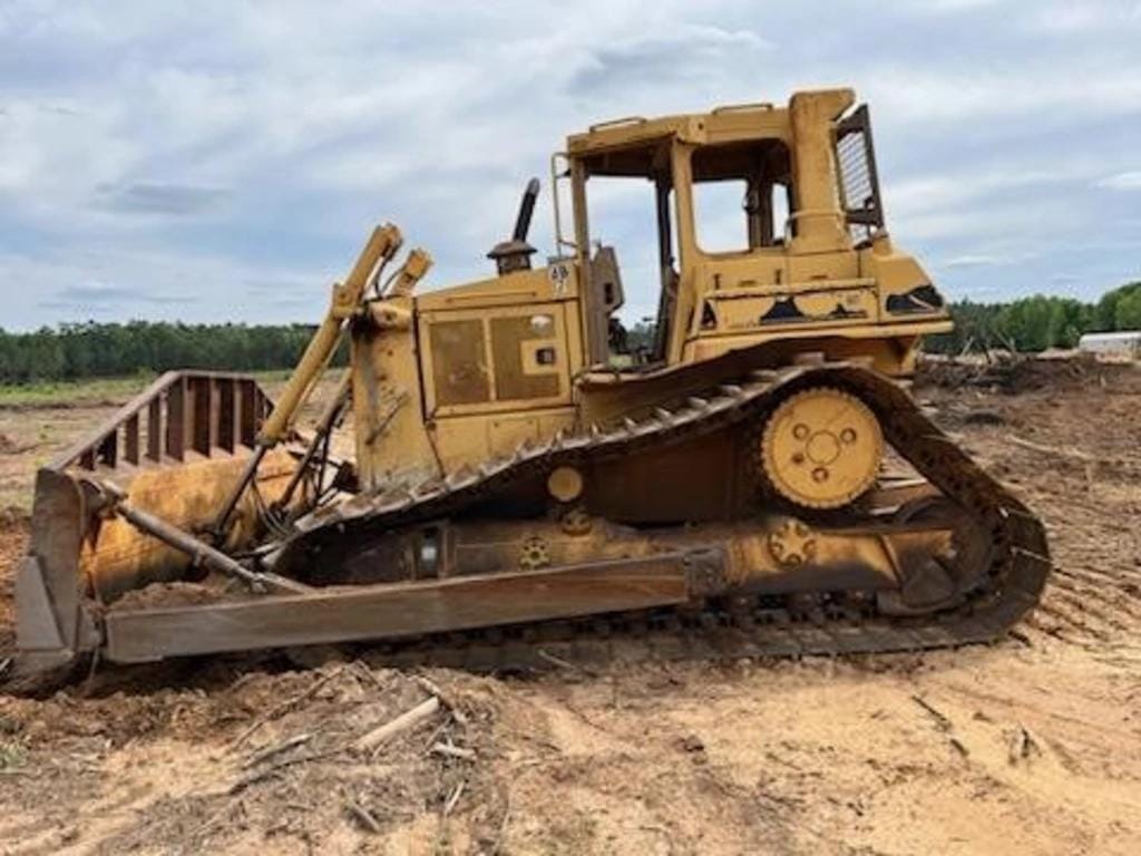 1988 Caterpillar D6H LGP Equipment Image0