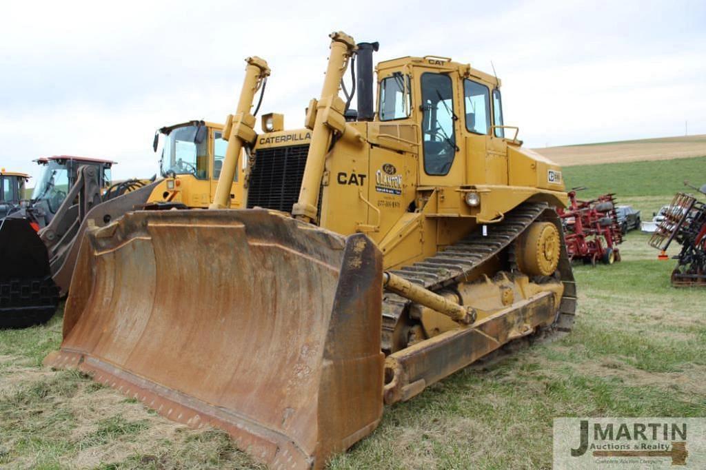 Image of Caterpillar D8L Primary image