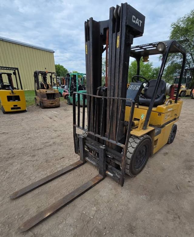 Image of Caterpillar V50D equipment image 4
