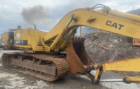 Image of Caterpillar 235C equipment image 3