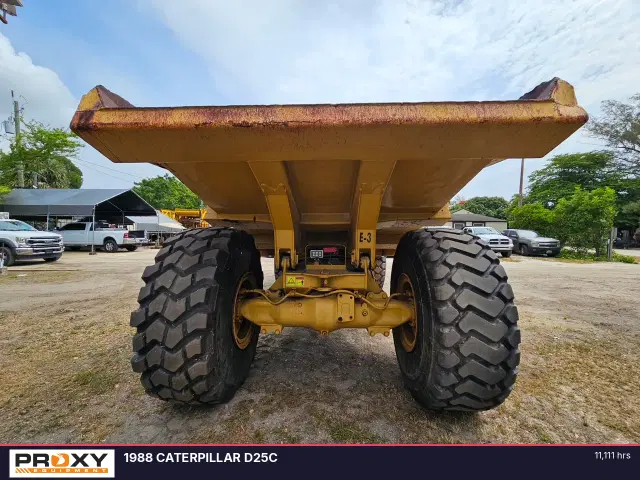 Image of Caterpillar D25C equipment image 1