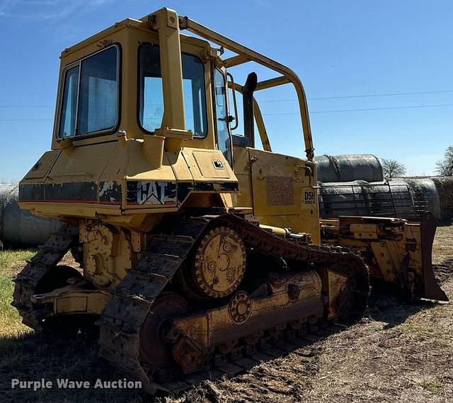 Image of Caterpillar D5H equipment image 4