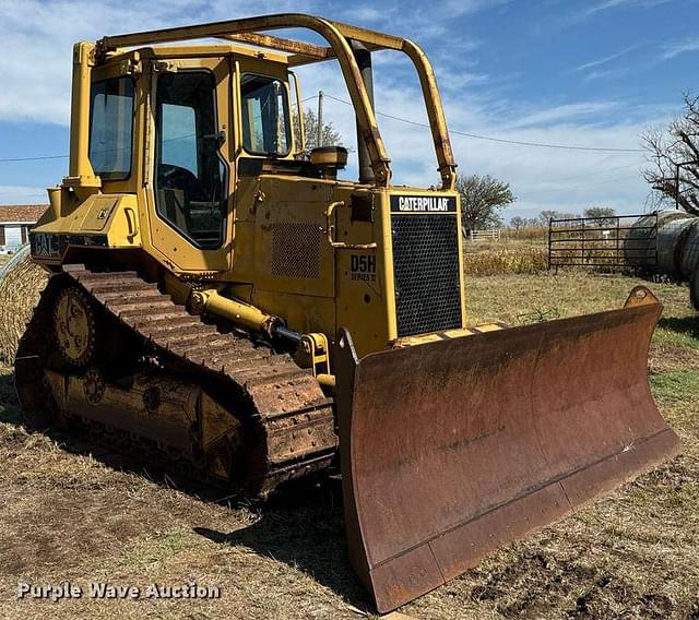 Image of Caterpillar D5H equipment image 2