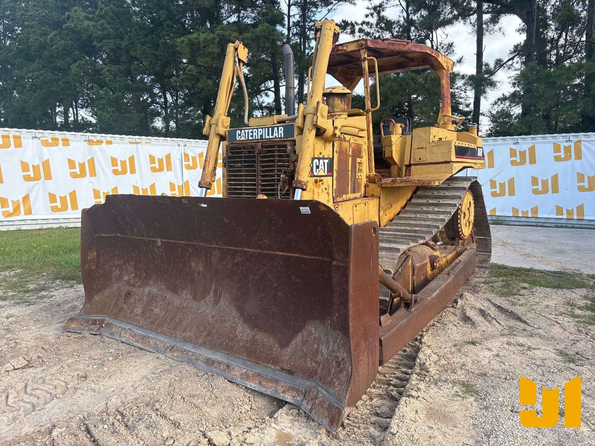 1988 Caterpillar D6H Equipment Image0
