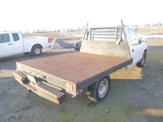 Image of Chevrolet 1500 equipment image 2