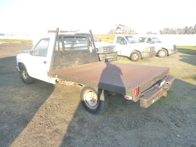 Image of Chevrolet 1500 equipment image 3