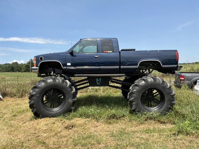 Image of Chevrolet 1500 equipment image 1