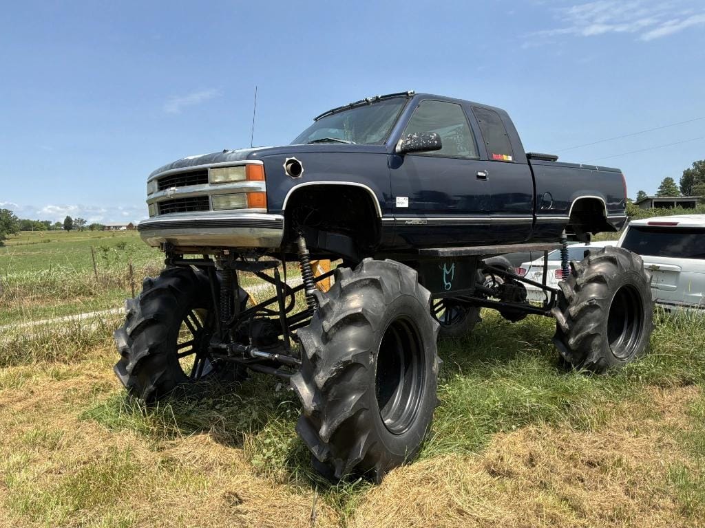 1988 Chevrolet 1500 Equipment Image0
