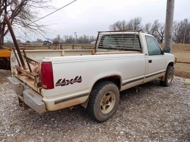 Image of Chevrolet 2500 equipment image 2