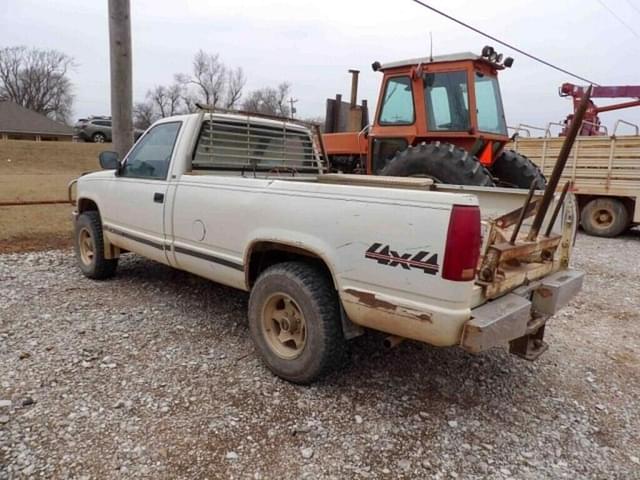 Image of Chevrolet 2500 equipment image 3