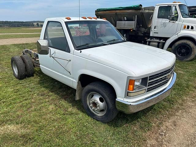 Image of Chevrolet 3500 equipment image 1