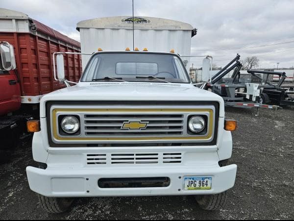 Image of Chevrolet 70 equipment image 1