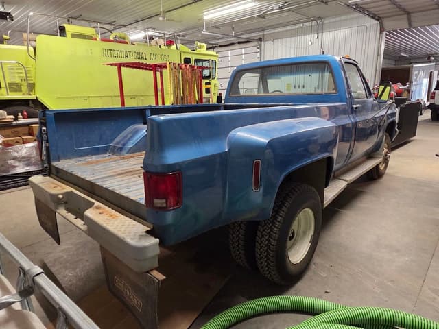 Image of Chevrolet C30 equipment image 4
