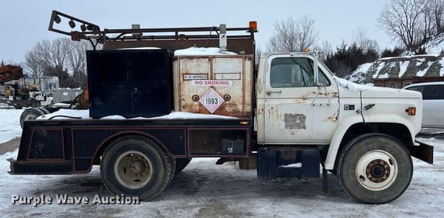 Image of Chevrolet C70 equipment image 3