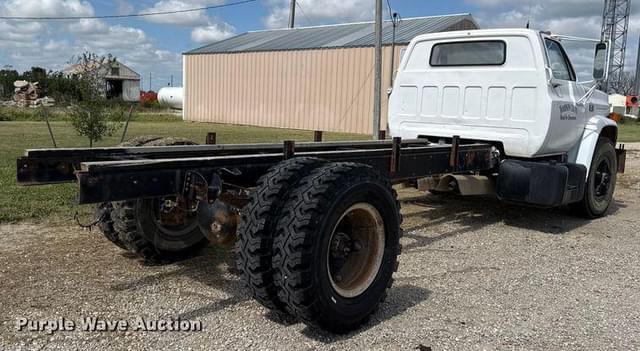 Image of Chevrolet C70 equipment image 4