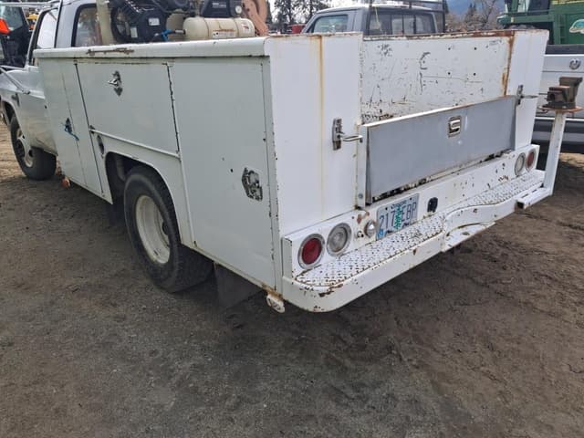 Image of Chevrolet Custom Deluxe 30 equipment image 3