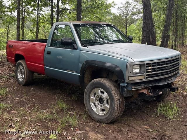 Image of Chevrolet GMT400 equipment image 2