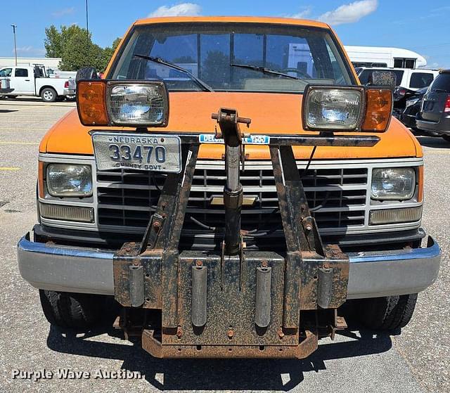 Image of Chevrolet 3500 equipment image 1