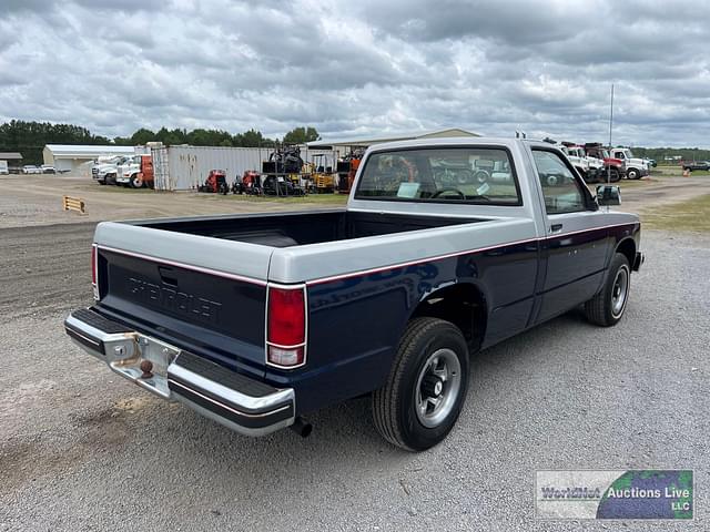 Image of Chevrolet S10 equipment image 4