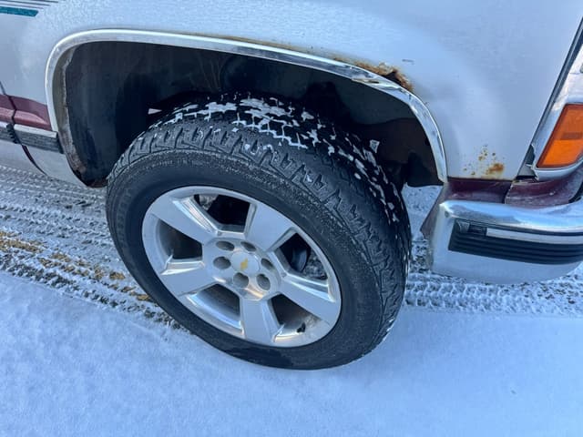 Image of Chevrolet 1500 equipment image 4