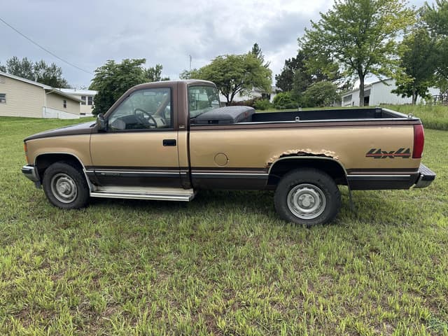 Image of Chevrolet 2500HD equipment image 1