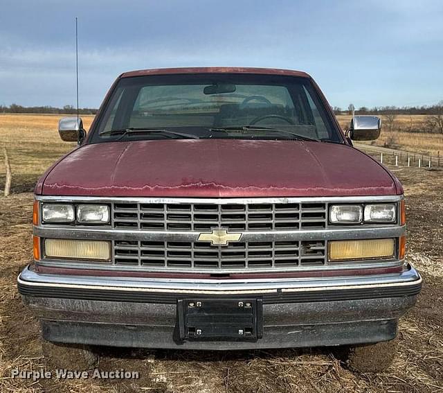 Image of Chevrolet 2500 equipment image 1