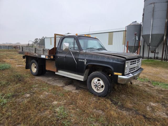 Image of Chevrolet 3500 equipment image 1