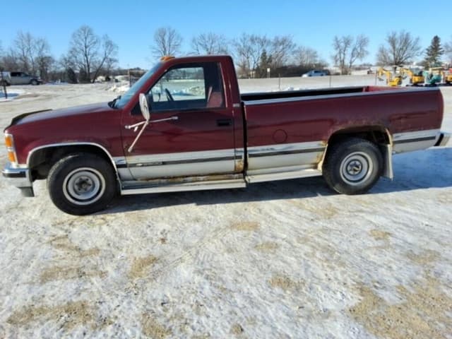 Image of Chevrolet 2500 equipment image 1