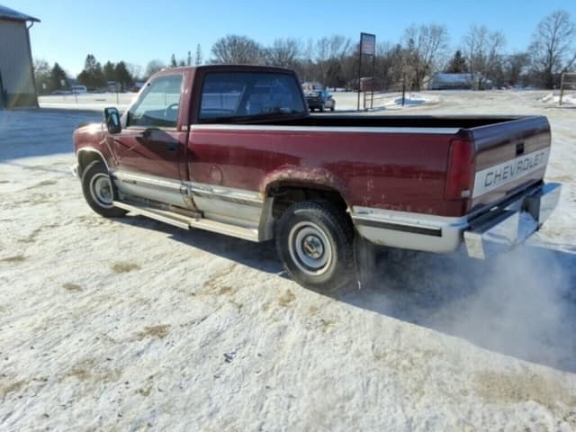 Image of Chevrolet 2500 equipment image 2