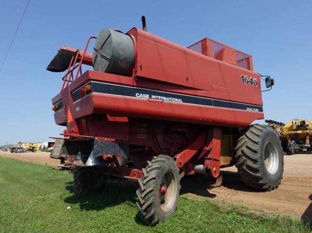 Image of Case IH 1640 equipment image 2
