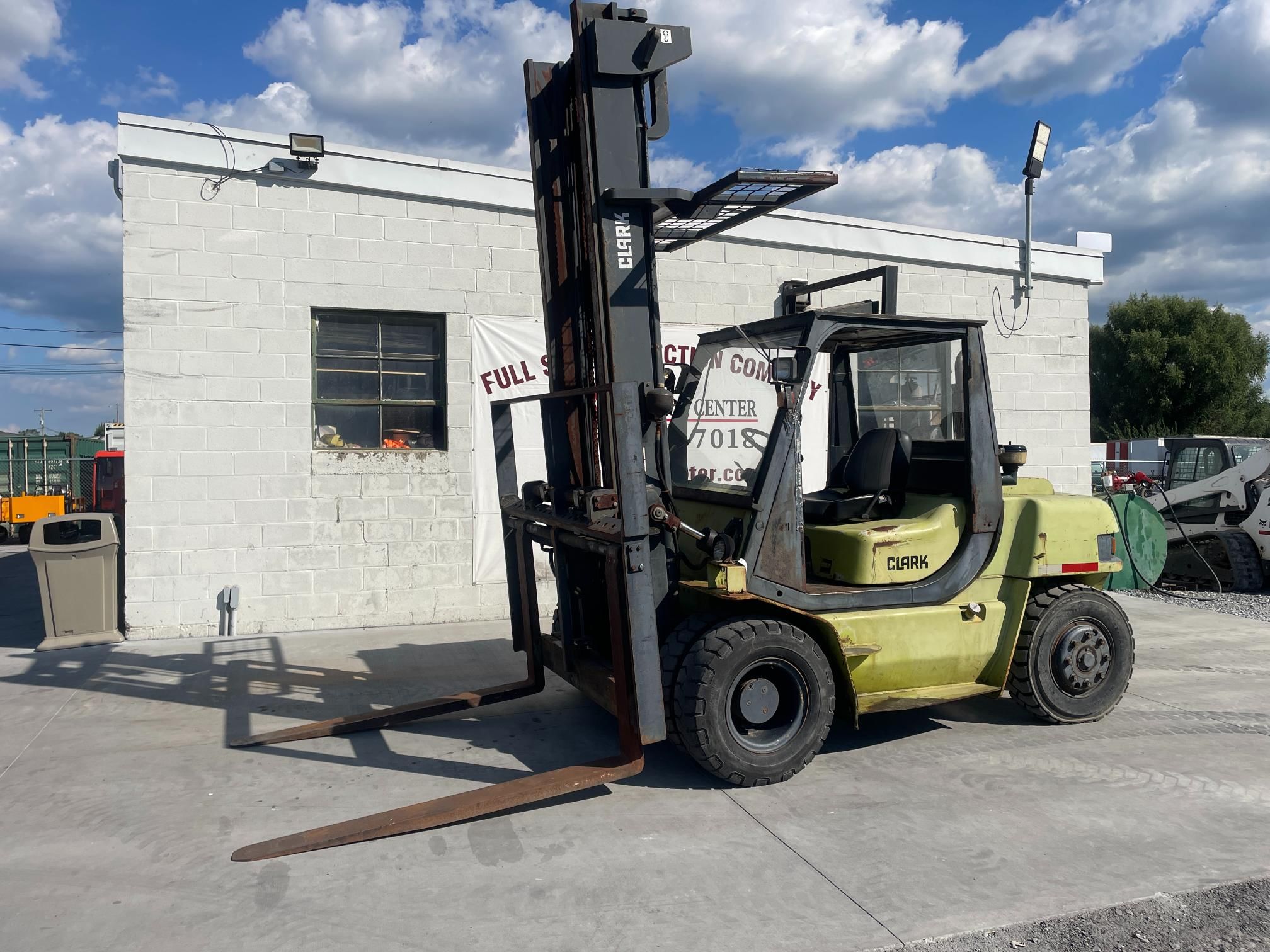 1988 Clark CMP 60 Equipment Image0