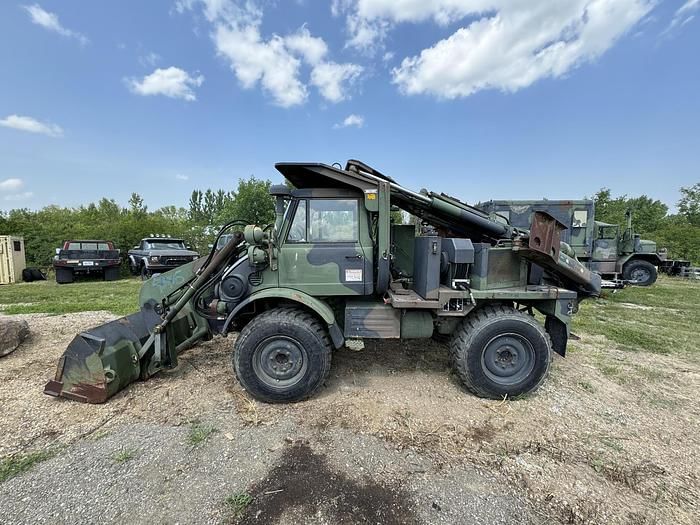 1988 Freightliner Unimog FLU419 Equipment Image0
