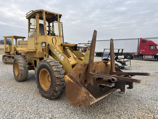 Image of John Deere 344E equipment image 2