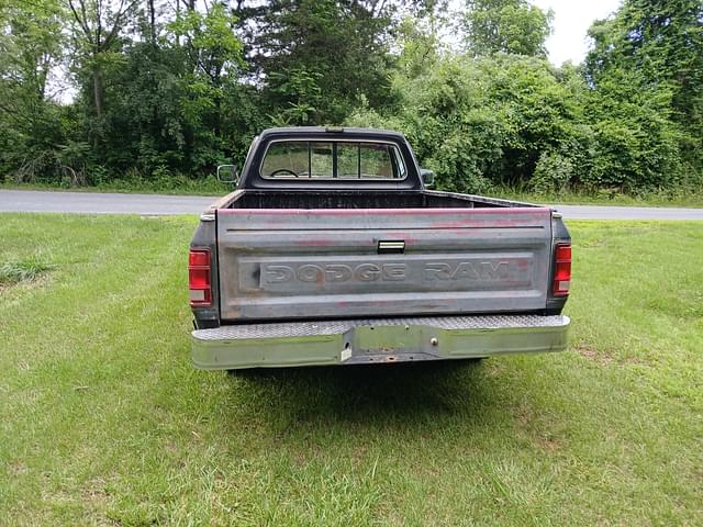 Image of Dodge D150 equipment image 4
