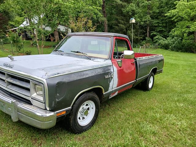 Image of Dodge D150 equipment image 3