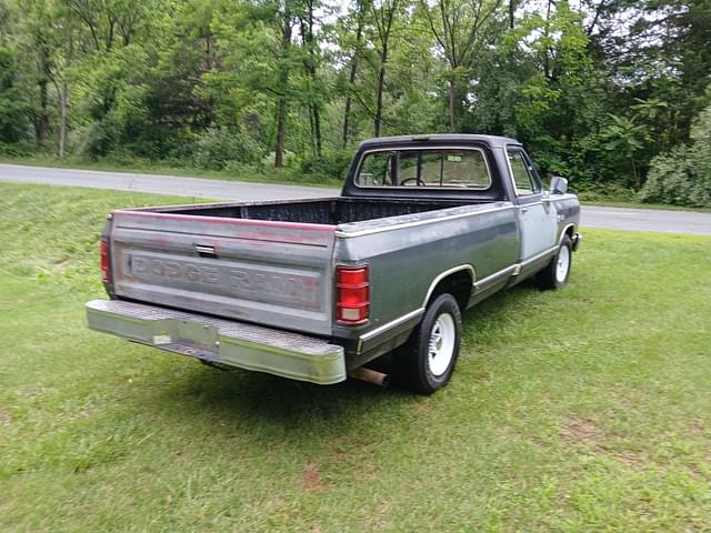Image of Dodge D150 equipment image 1