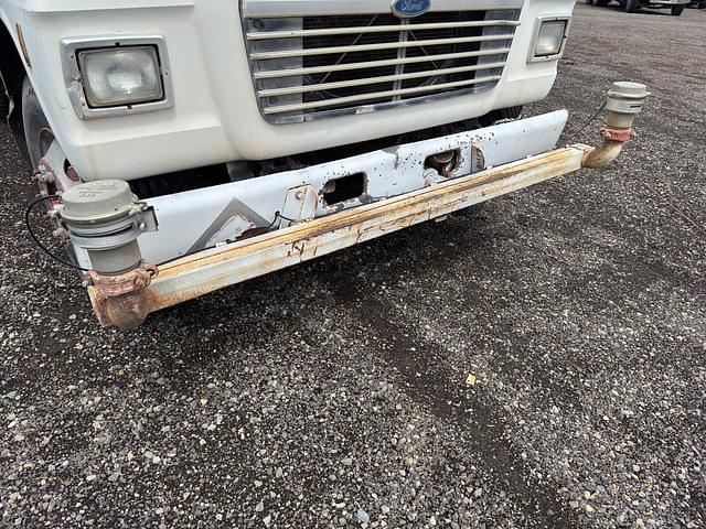 Image of Ford LN7000 equipment image 4
