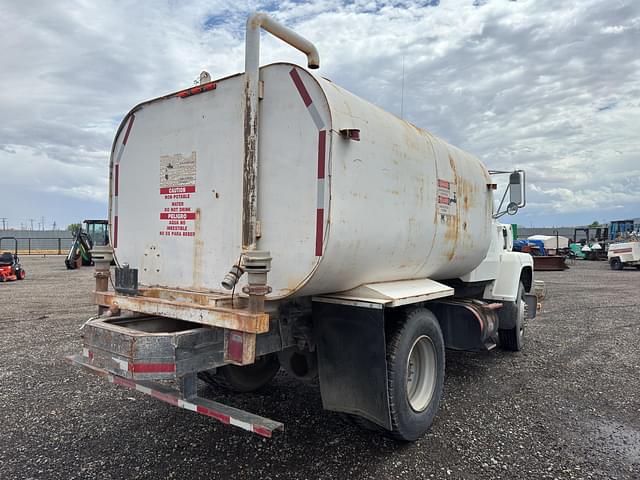 Image of Ford LN7000 equipment image 2