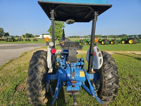 Image of Ford 3910 equipment image 3