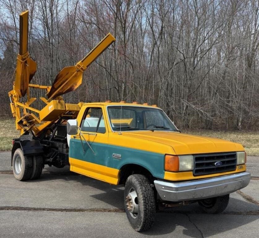 1988 Ford F-450 Equipment Image0