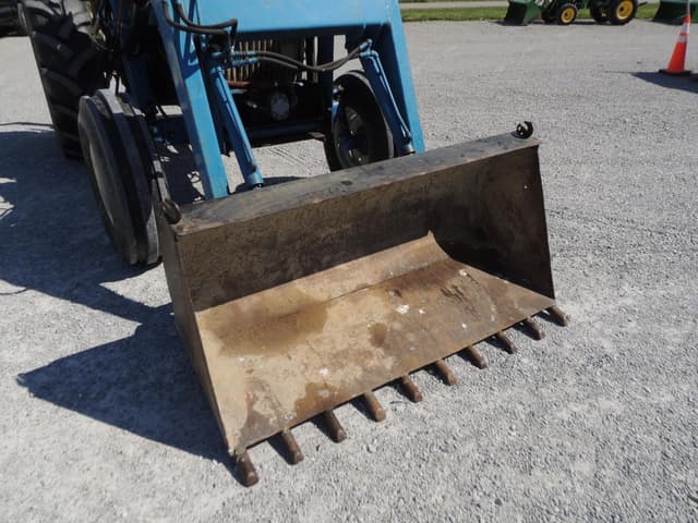 Image of Ford 4610 equipment image 4