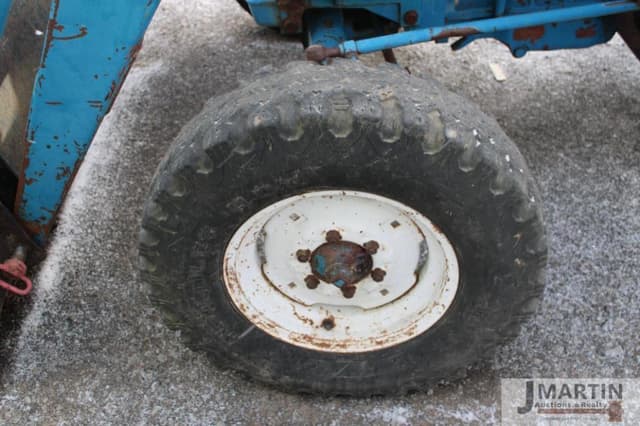 Image of Ford 4610 equipment image 4
