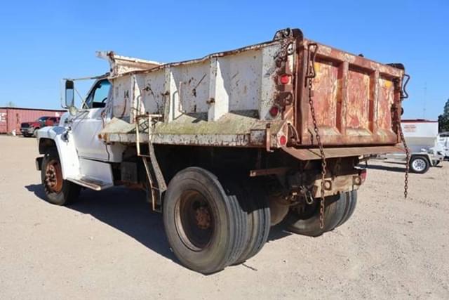 Image of Ford F-800 equipment image 4