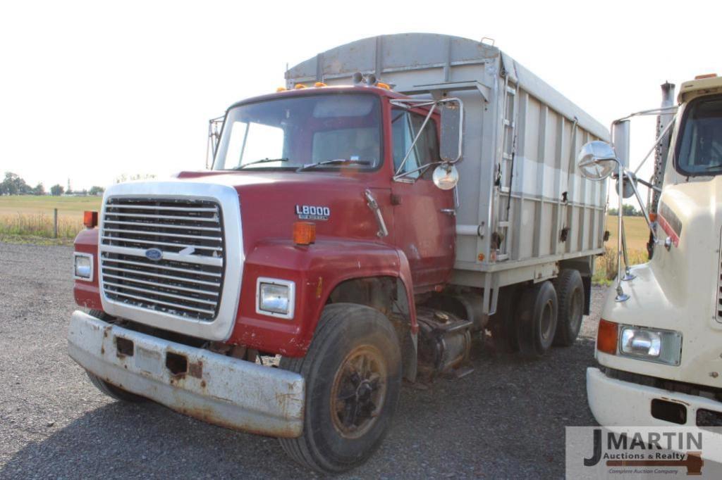 Image of Ford F-8000 Primary image