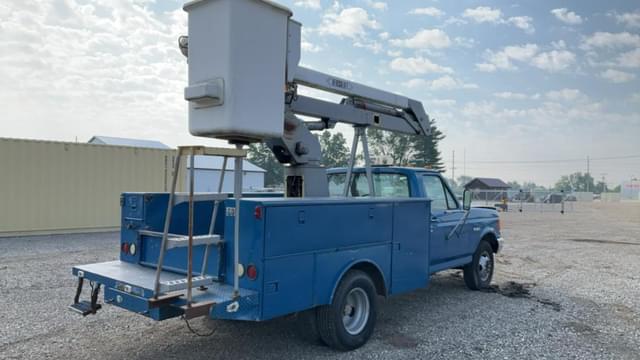 Image of Ford F-350 equipment image 4