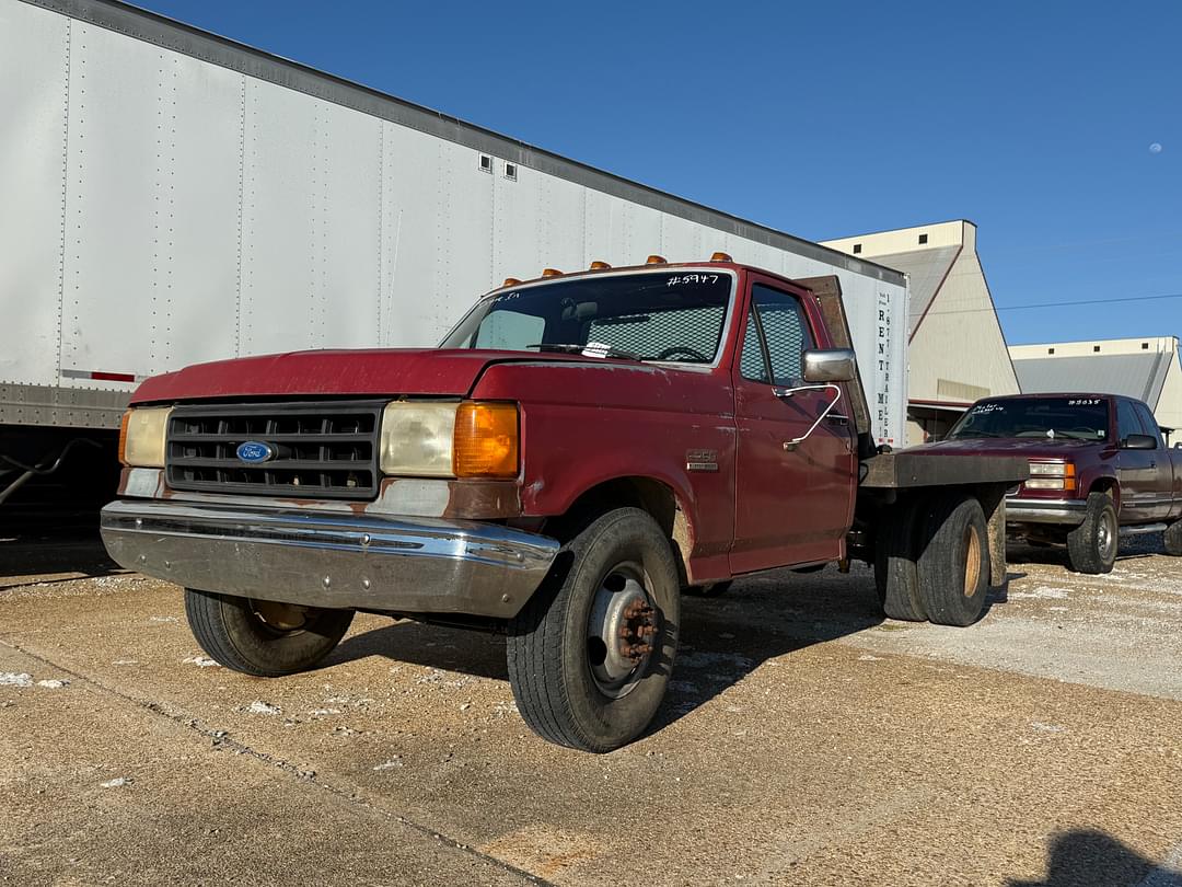 Image of Ford F-350 Primary image