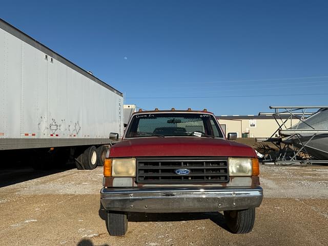 Image of Ford F-350 equipment image 1