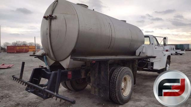 Image of Ford F-800 equipment image 4